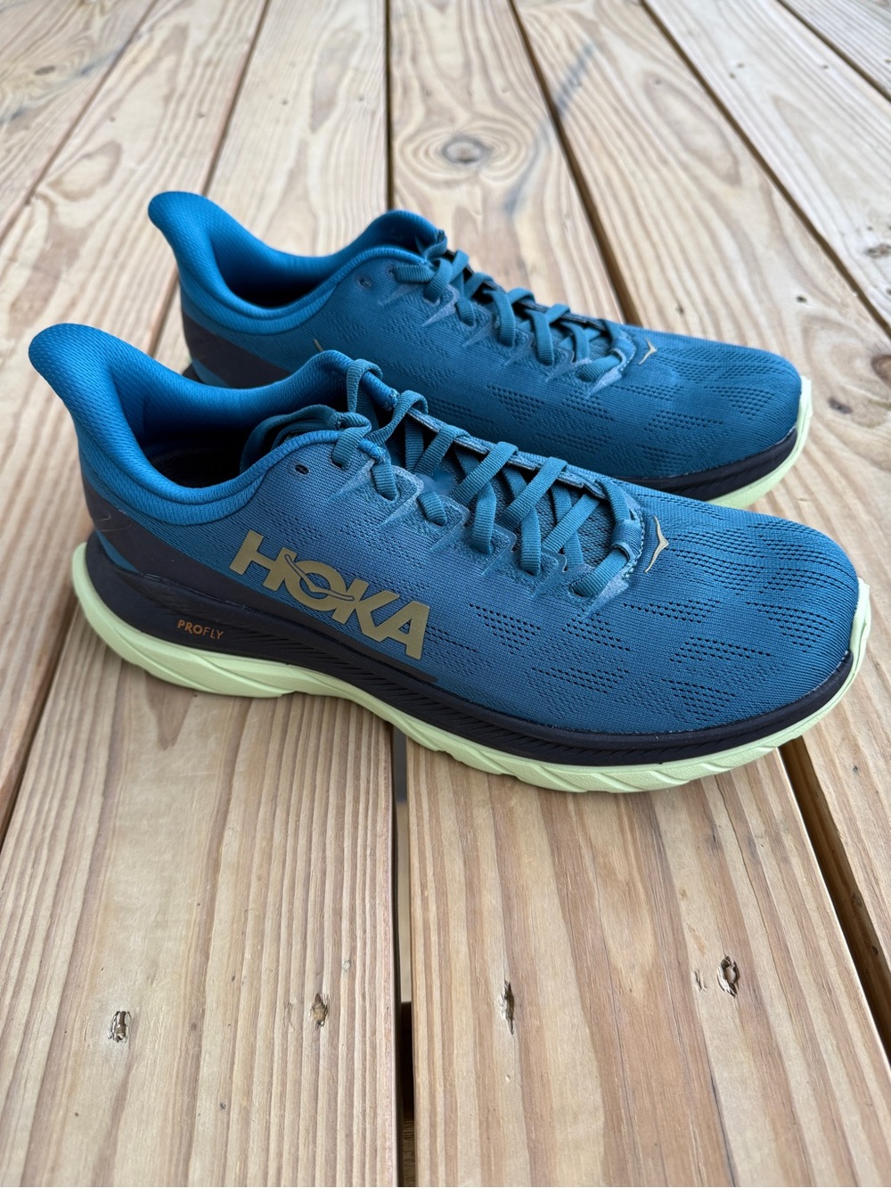 Hoka One One Mach 4 Blue Coral Men’s sz 10D